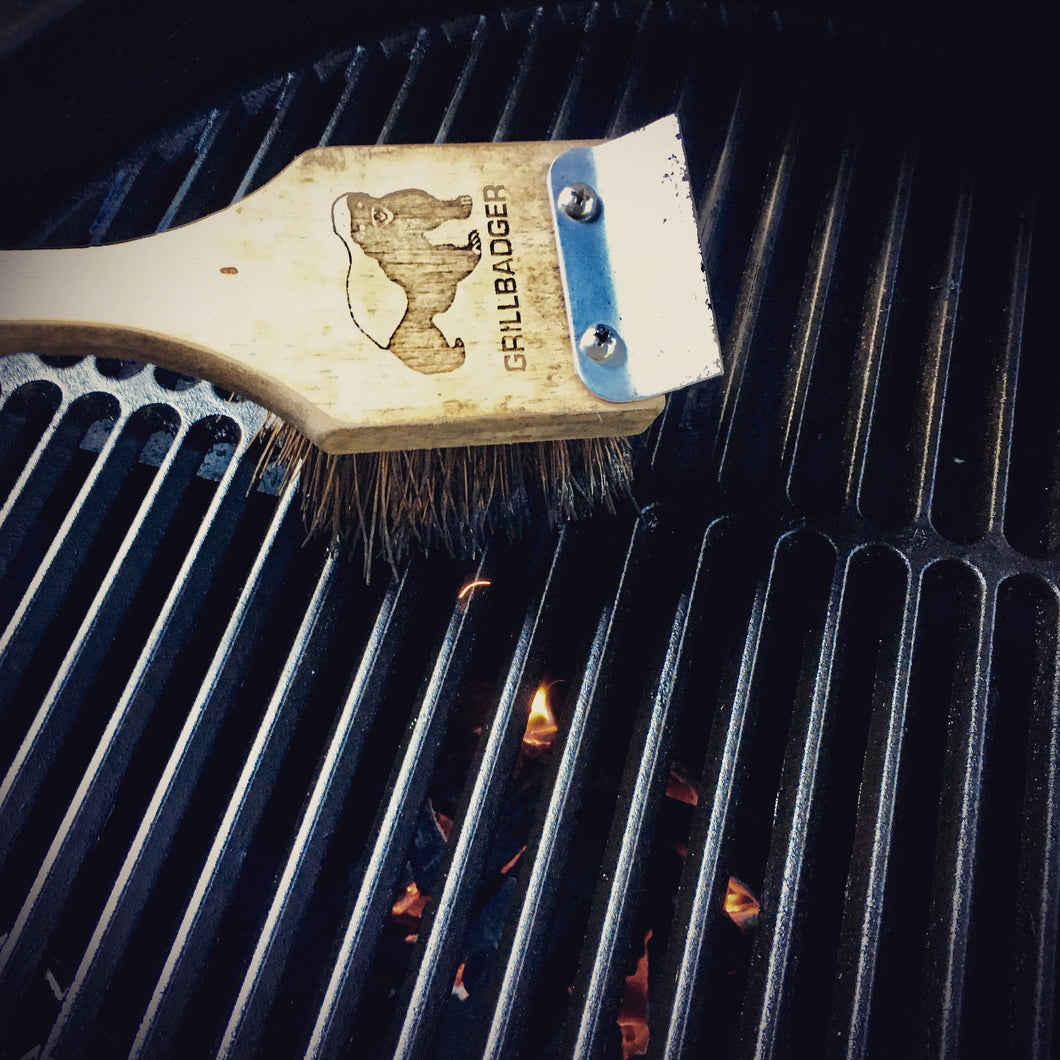 This Grill Brush That 'Vaporizes' Stuck-On Food Is 'Safer' and More  'Effective' Than Bristle Brushes